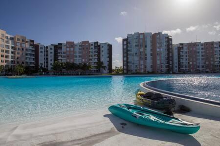 Departamento En Cancun Con 7 Albercas Tipo Playa Y Laguna エクステリア 写真